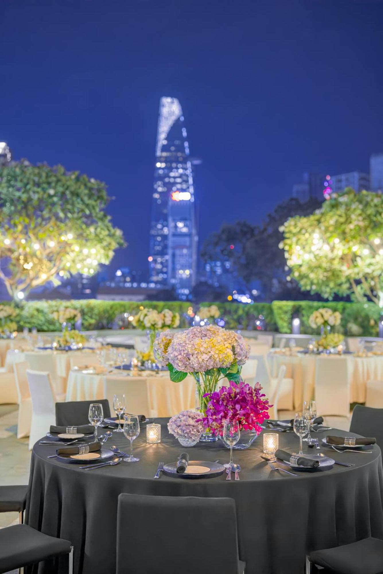 Khách sạn New World Saigon